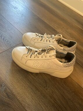 P448 Women's white Leather suze 8.5 Sneakers with Leopard Accent GUC